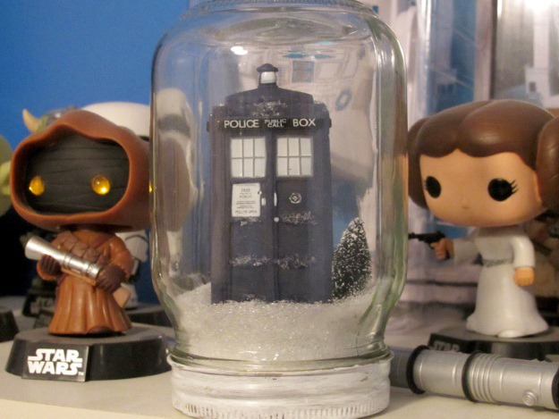 TARDIS Snow Globe