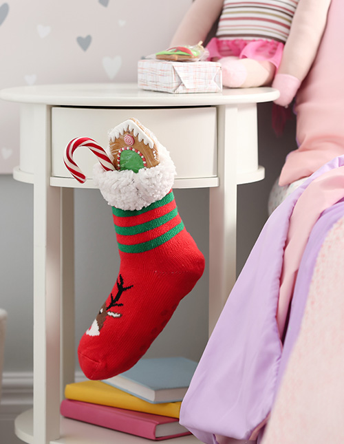 Tips on Where to Hang Stockings in a Small Apartment