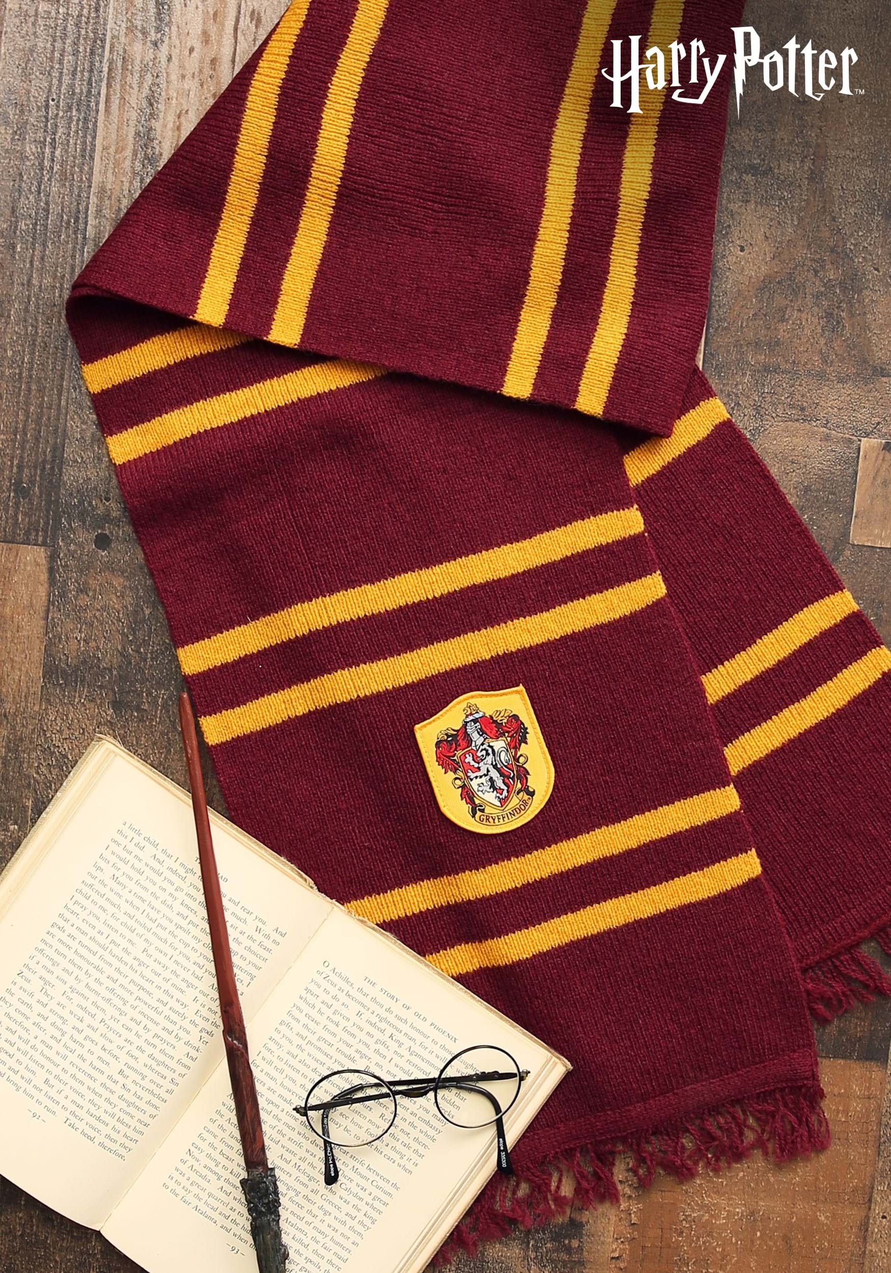 https://images.fun.com/products/3539/1-1/harry-potter-gryffindor-wool-scarf-update.jpg
