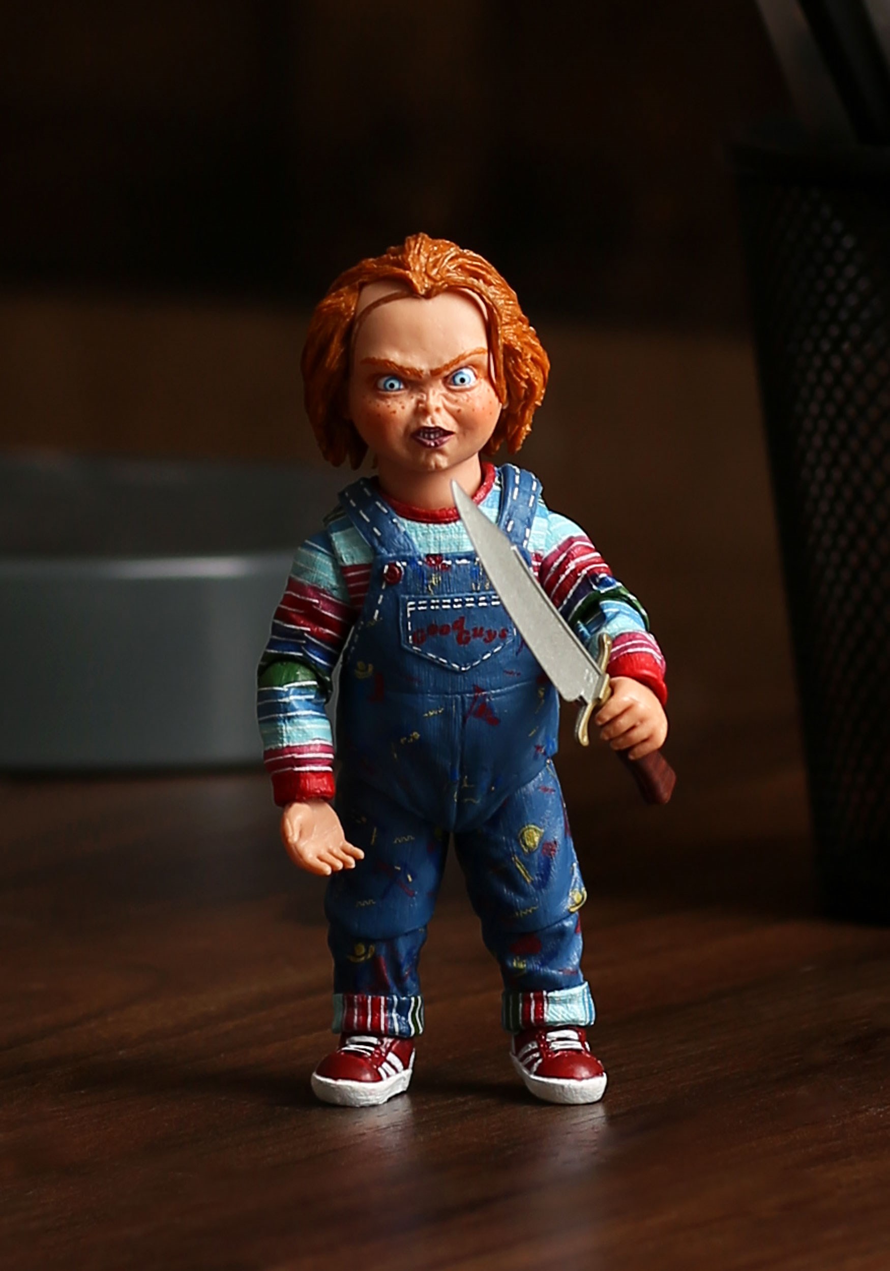 horror chucky doll