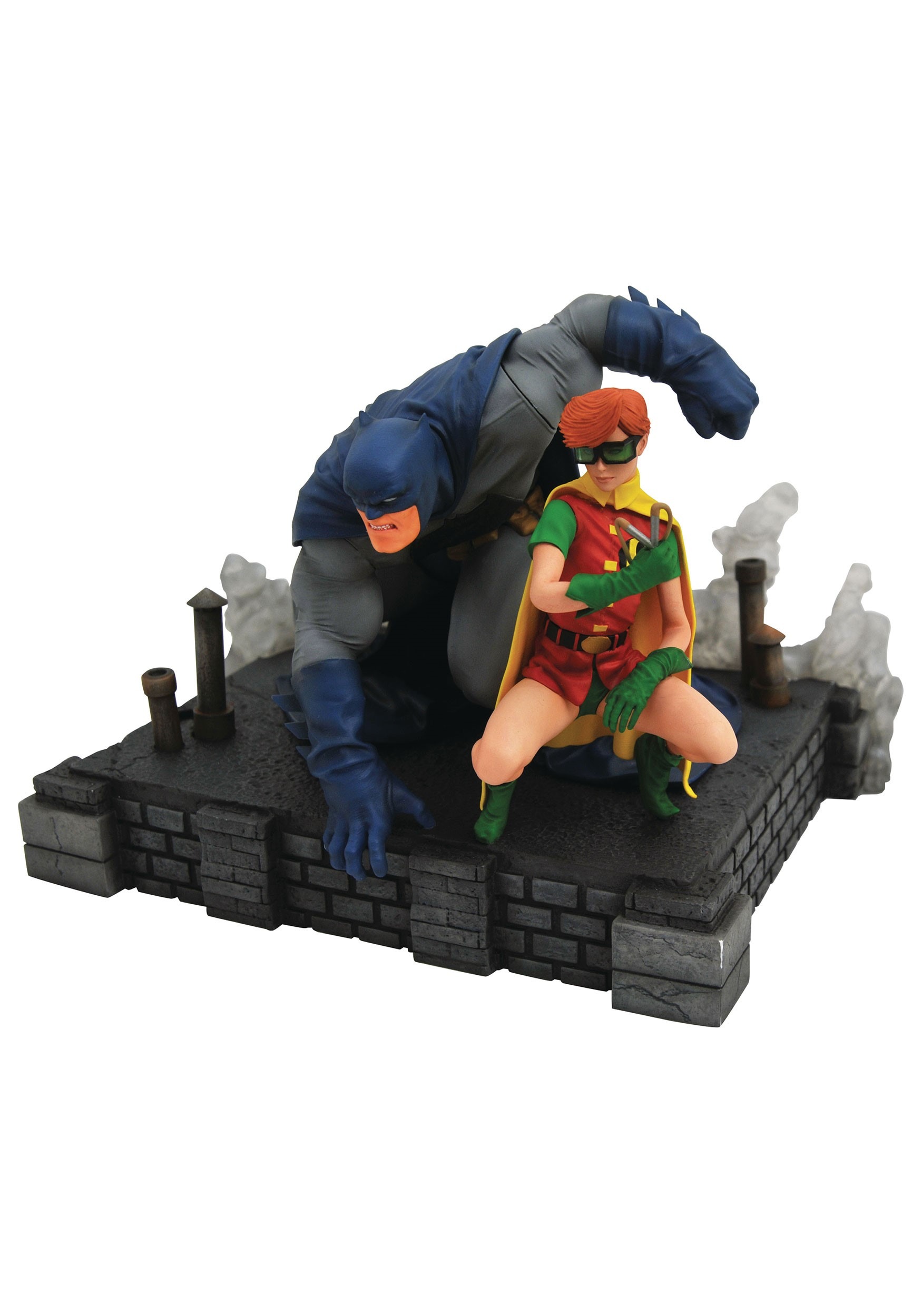 DC Gallery Dark Knight Returns Crouching Batman & Carrie DLX PVC Figures