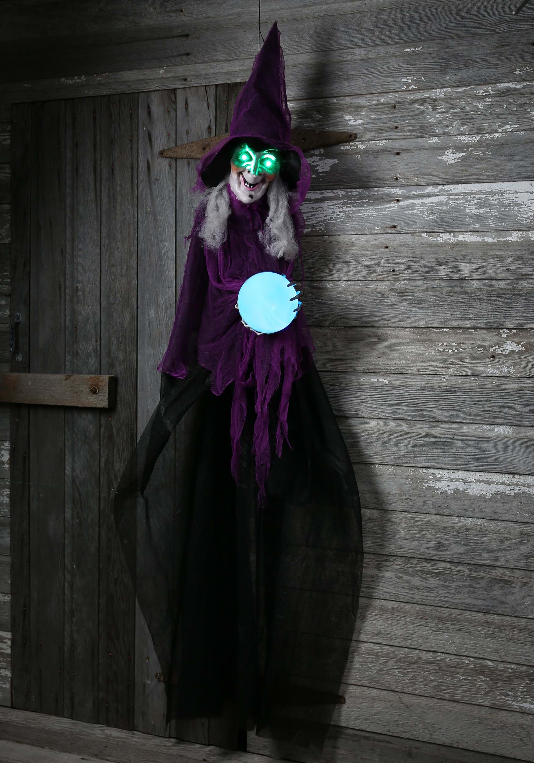 Light Up Animated Plastic Crystal Ball Witch Décor