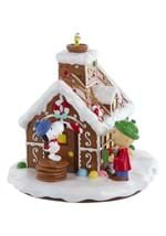 Peanuts Gingerbread House Tablepiece Alt 2