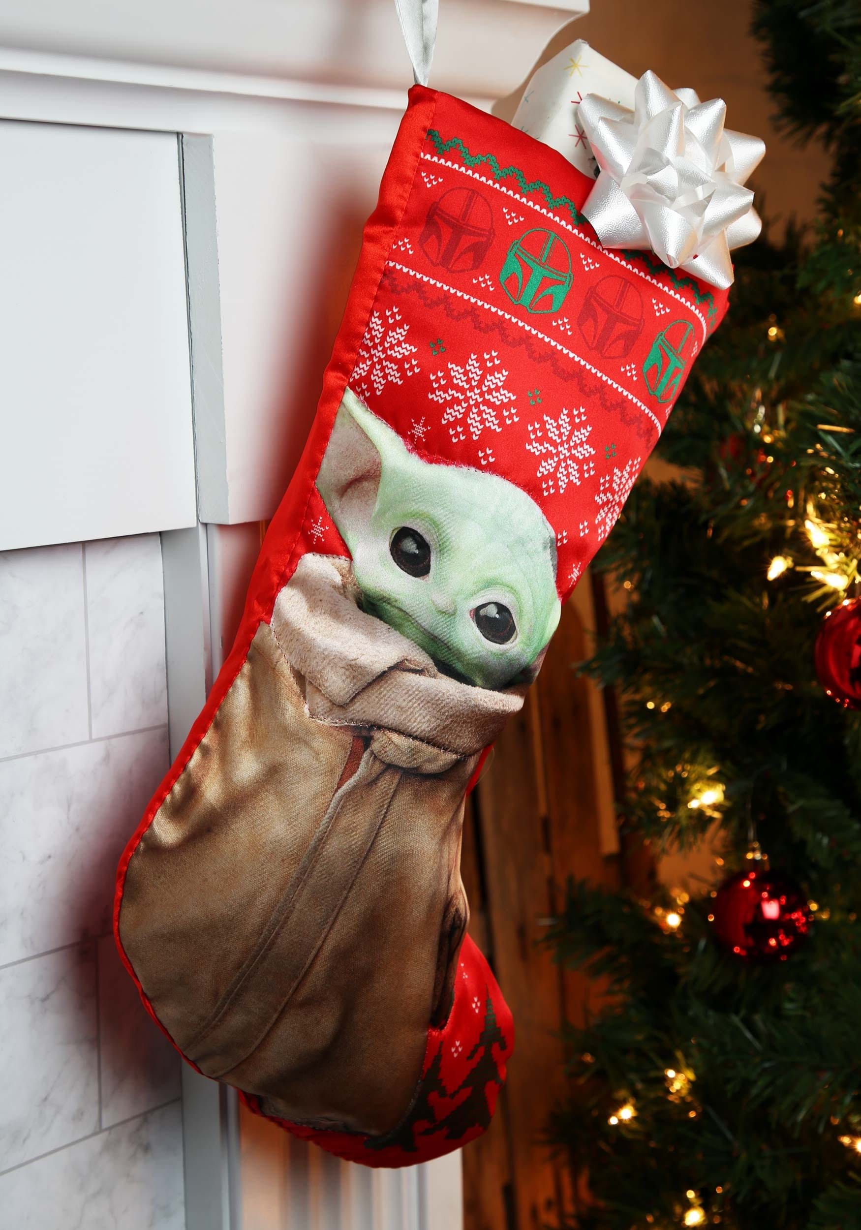 Disney Star Wars The Mandalorian The Child Baby Yoda Christmas Stocking & Hat 