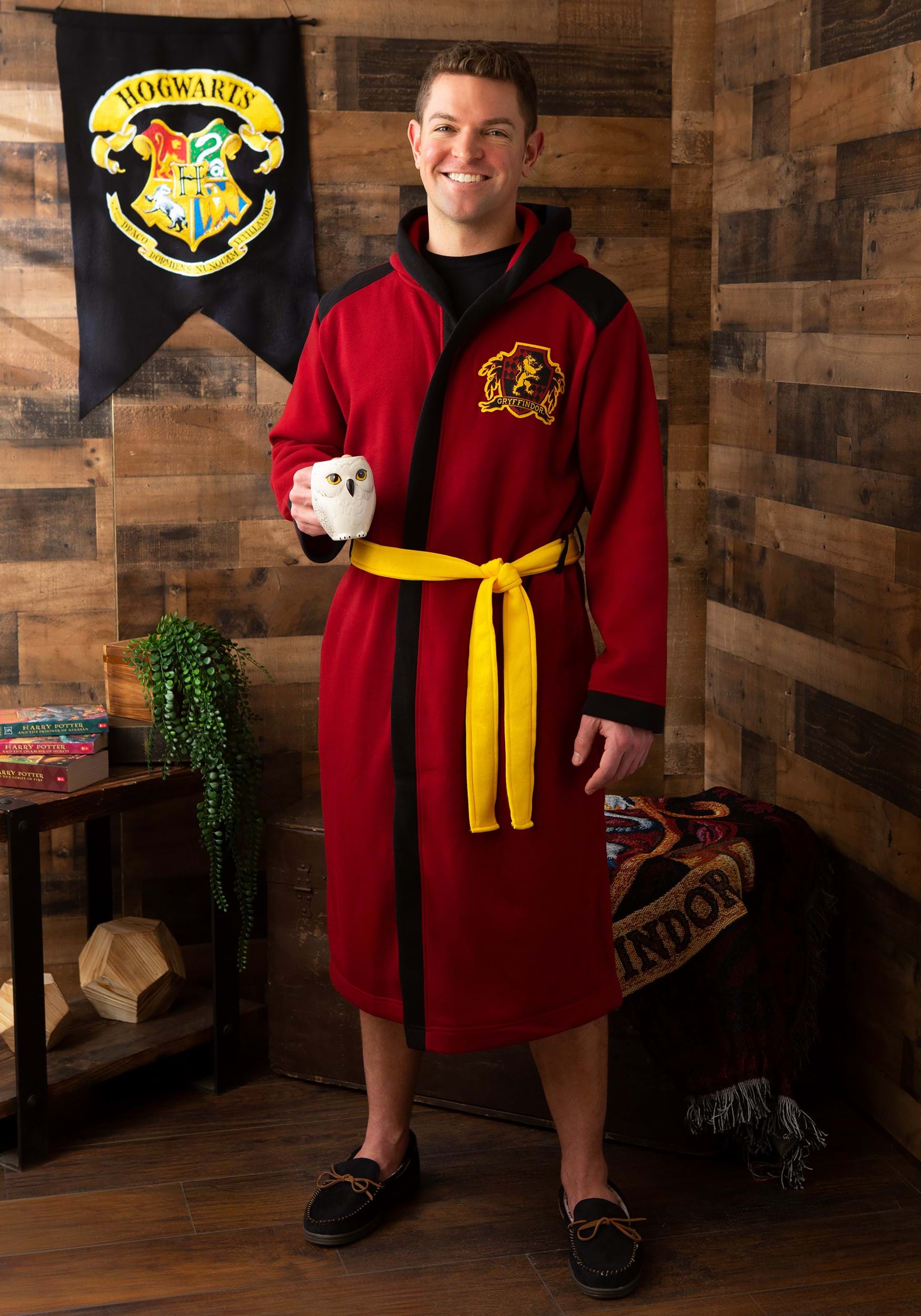 Harry Potter Harry dans Quidditch Robes Statue by Icon Heroes 