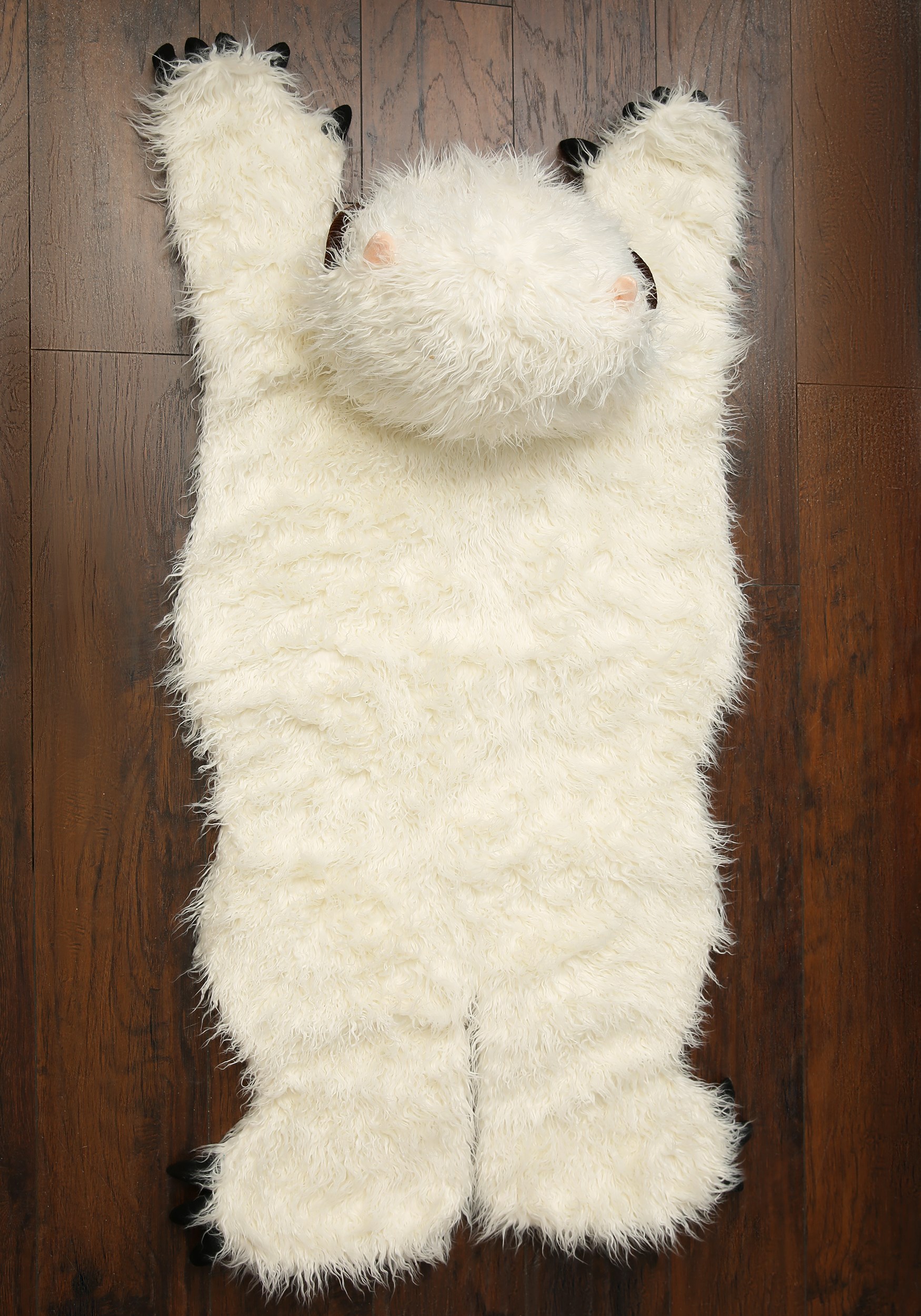 Wampa rug from above.