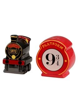 Hogwarts Express Platform 9 3 4 Salt & Pepper Shaker Set-1