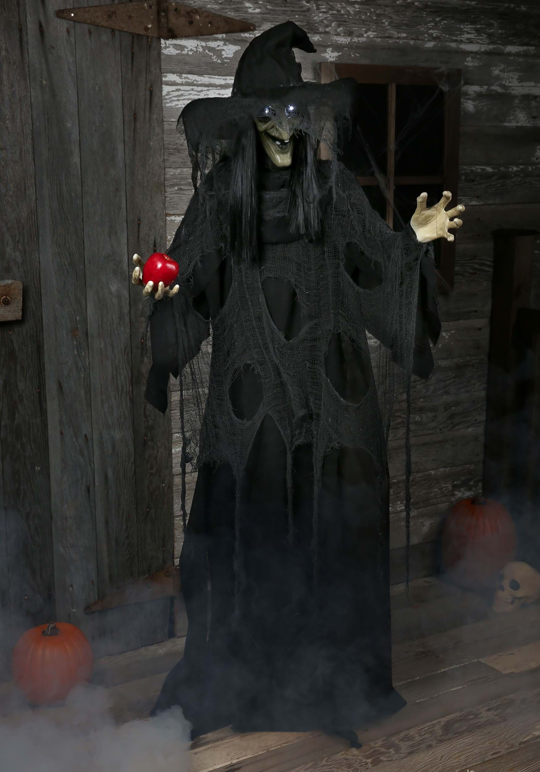 Scary Animated Standing Witch