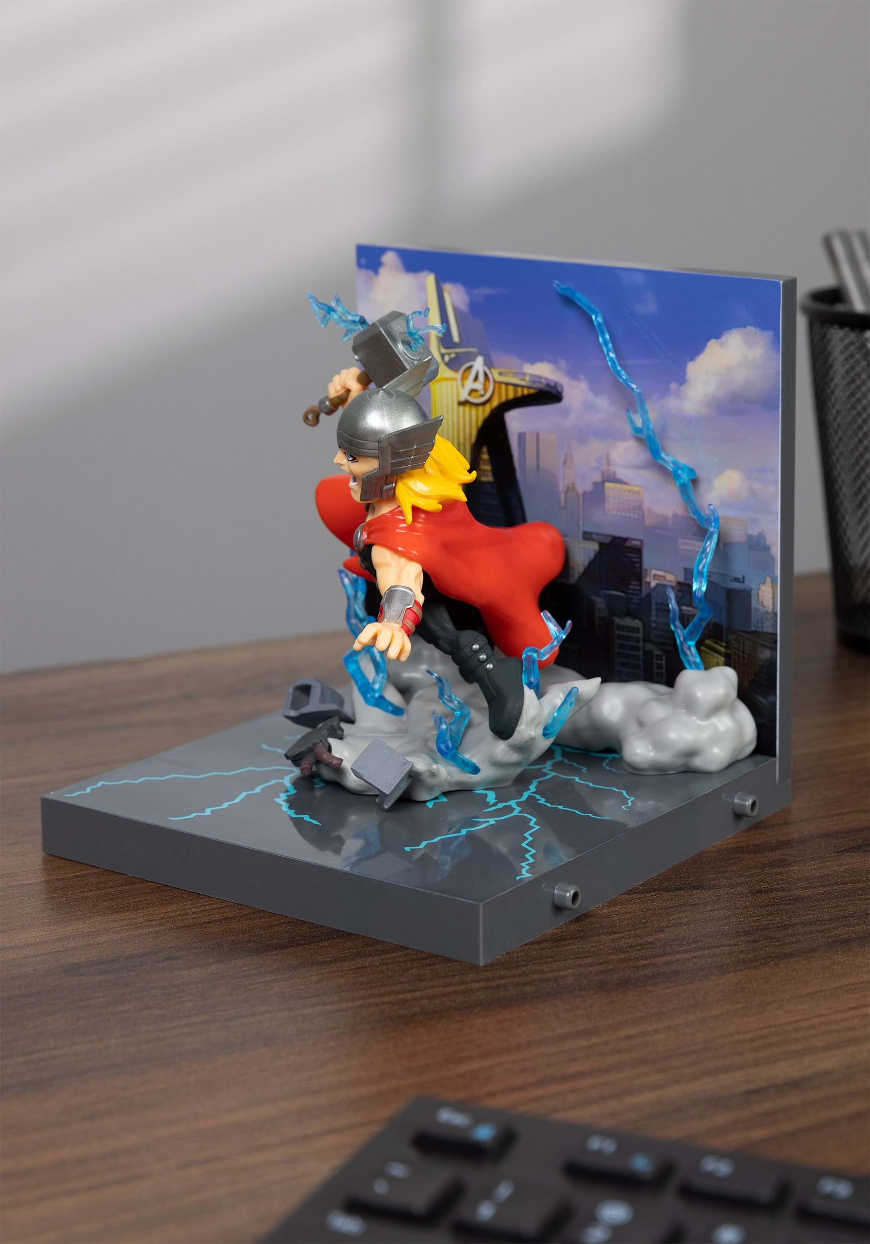 Marvel Superama Mini Diorama Thor God Mode (Black Light) Exclusive