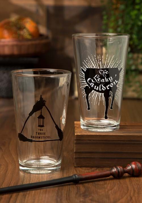 HP Leaky Cauldron Three Broomsticks Pint Glass Set UPD