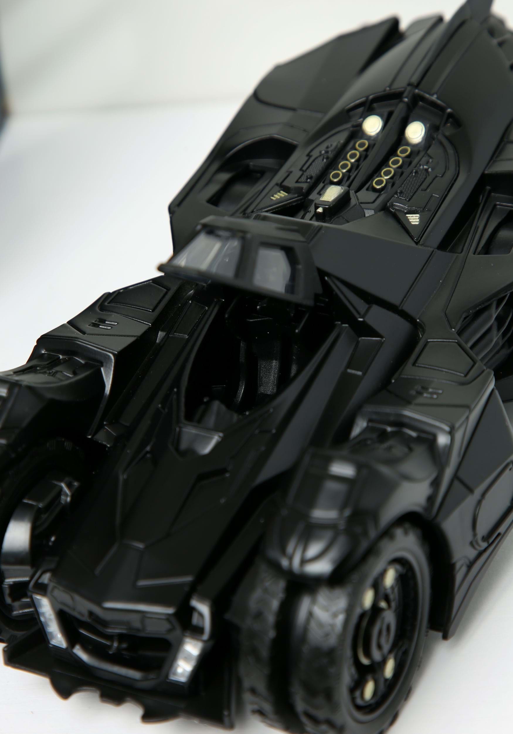 1:24 Scale Batman Arkham Knight 2015 Batmobile With Figure
