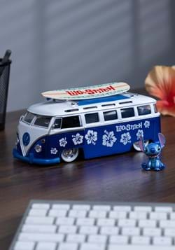 1:24 Hollywood Rides '62 Volkswagen Bus w/ Lilo & 