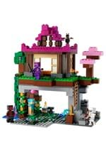 21183 LEGO Minecraft The Training Grounds Alt 2