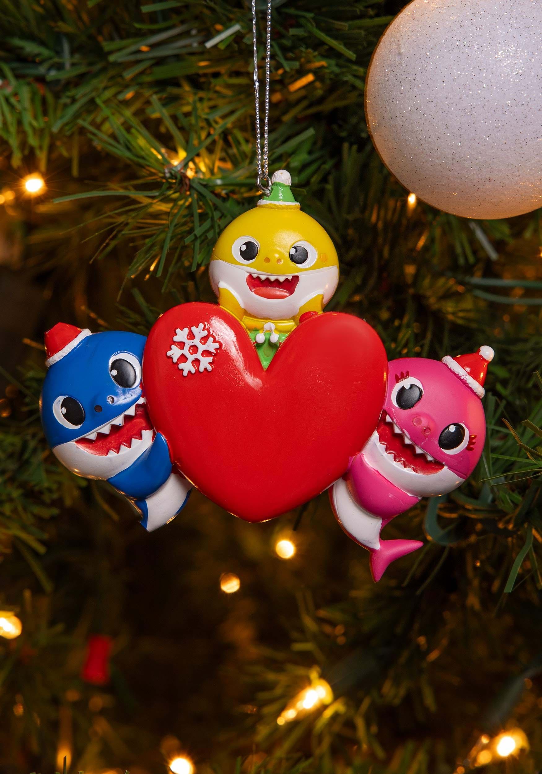 Baby Shark Ollie & Family 4" Personalized Ornament