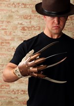 Replica Freddy Krueger Glove alt 1