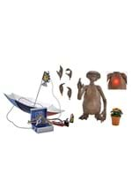 E.T. 40th Anniversary E.T. with LED Chest and "Pho Alt 1